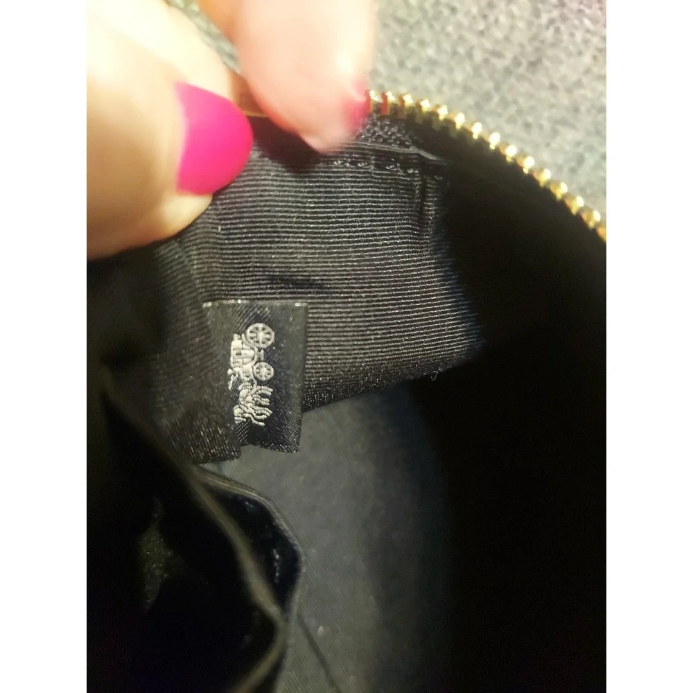 Coach Black Pebbled Leather Horse & Carriage Embossed Corner Zip‎ Wristlet NWOT